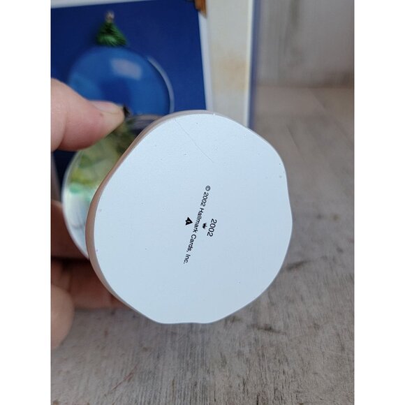 Hallmark bringing home the tree snow globe ornament Xmas - Picture 7 of 8